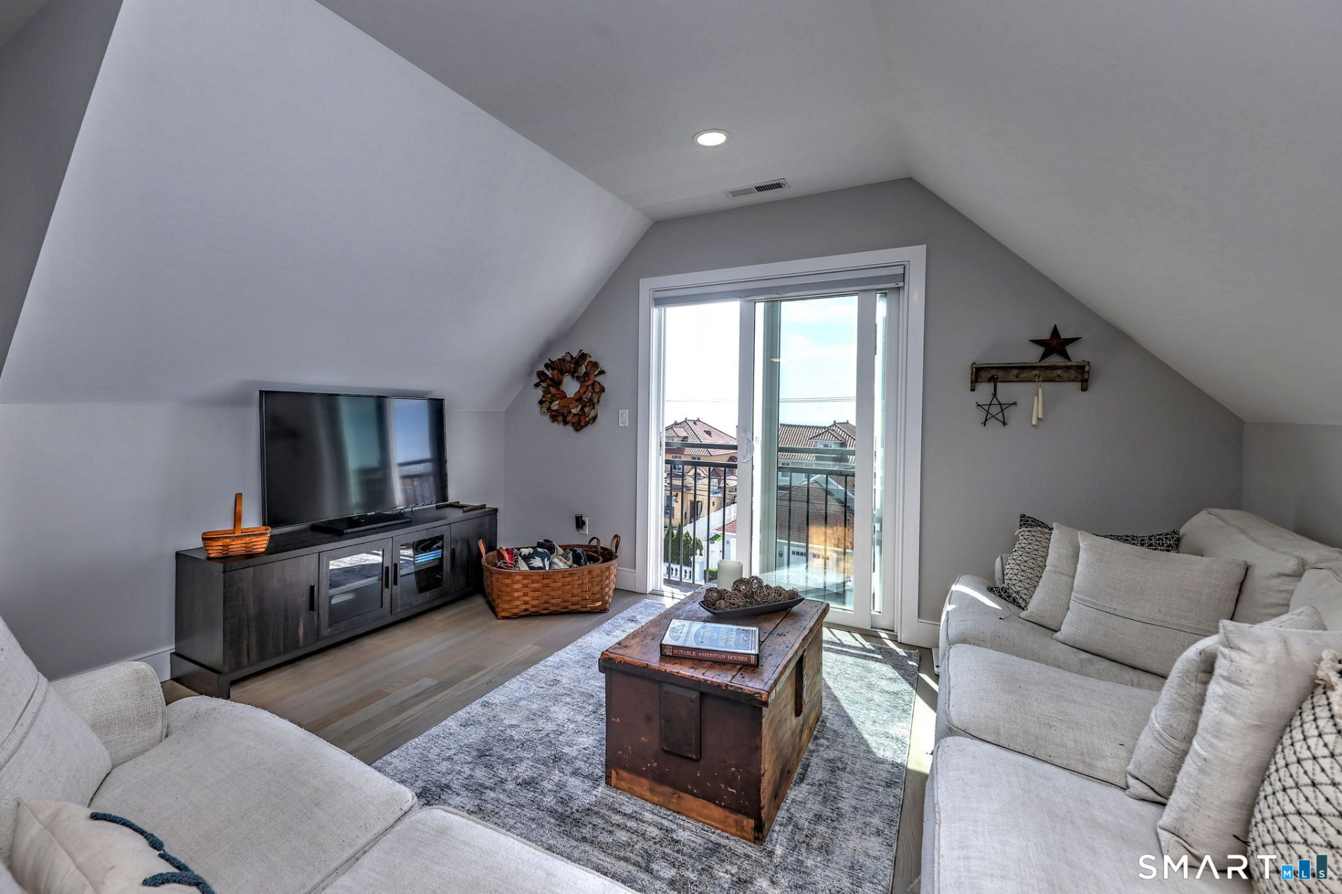 Third-floor loft
